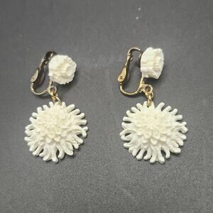 Vintage Ivory Chrysanthemum Flower Dangle Clip-On Earrings Gold Tone 1.5” Drop